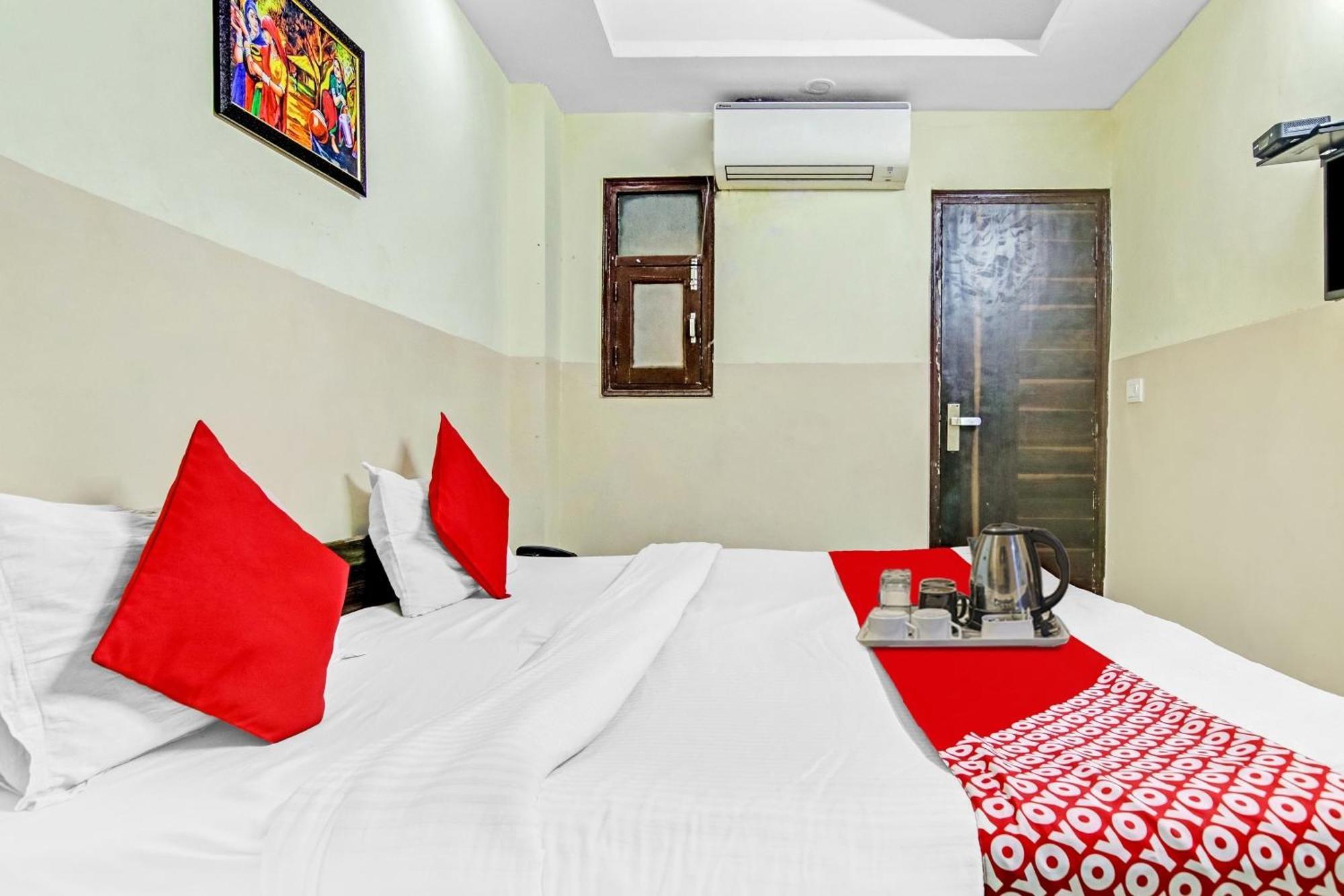 Super Hotel O Royal Green New Delhi Exterior photo